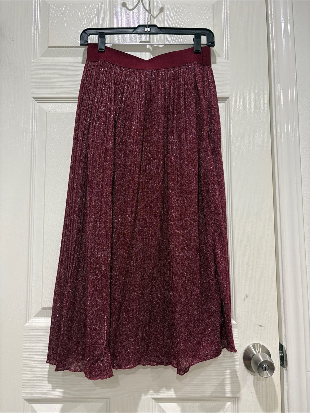 Midi Pleated Sparkle Skirt in Wine